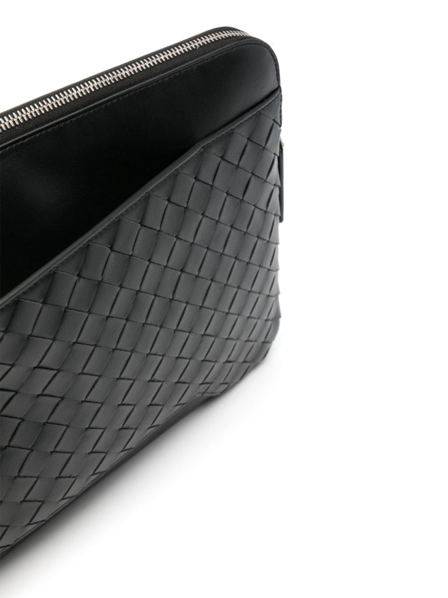 Bottega Veneta Pochette - Black | d7aee379c796b0f5d9e5e214af037845d46b89d9