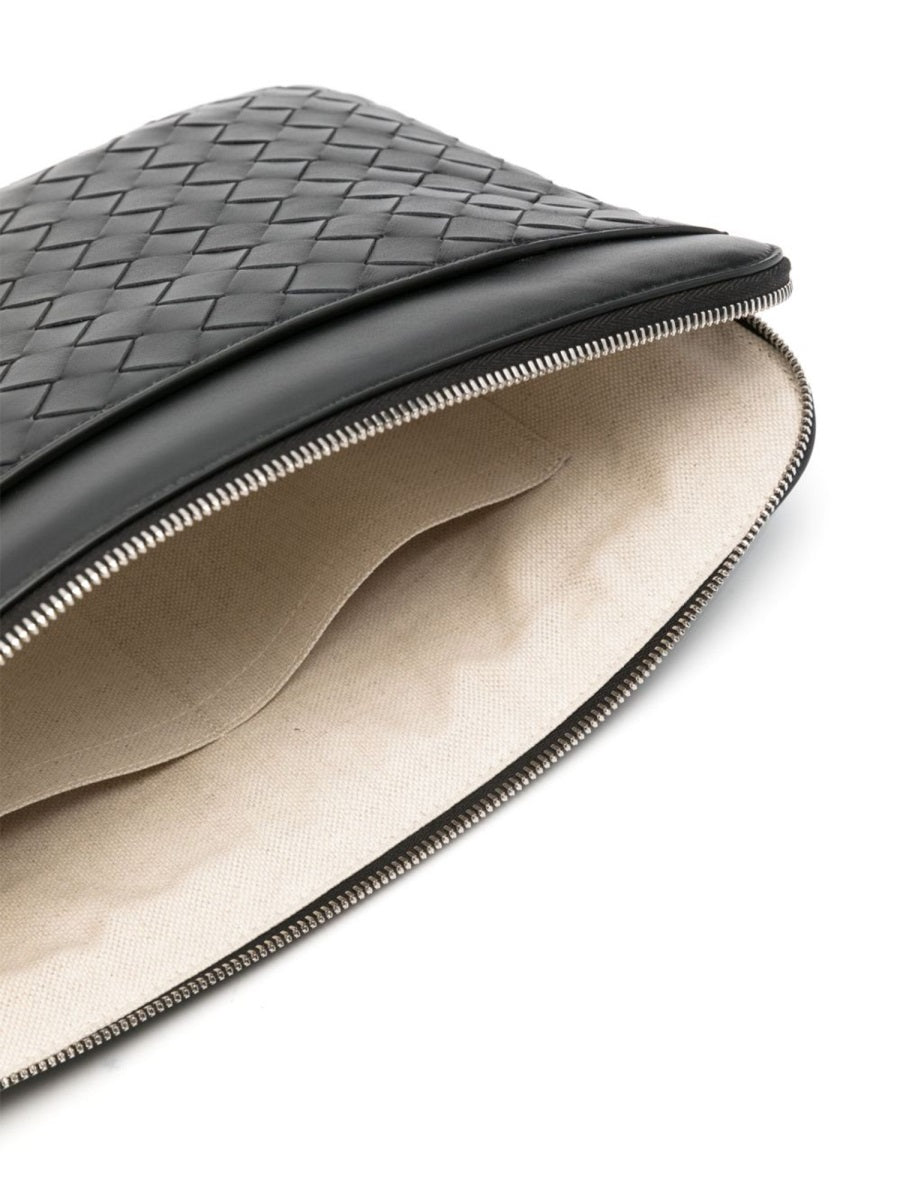 Bottega Veneta Pochette - Black | 19732d62b7b857145308ebd041c8a27f99f48d79