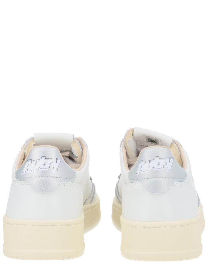 Autry Sneakers - White | 81f0fb69766bfc9e29d4beed31231ebb099a8766