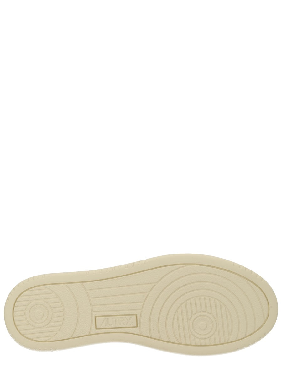 Autry Sneakers - White | 2da106e9868952750d3fd609463fb025264a5747