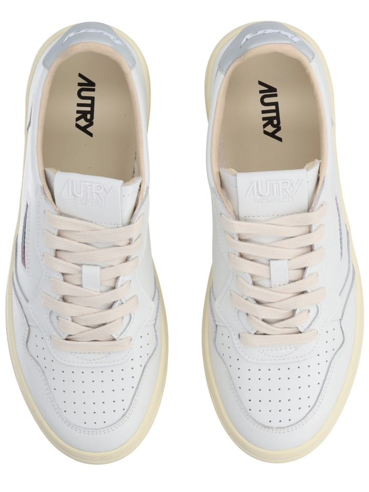 Autry Sneakers - White | c34dcb5bc35a71634fbe92115f88d1dc67b56d43