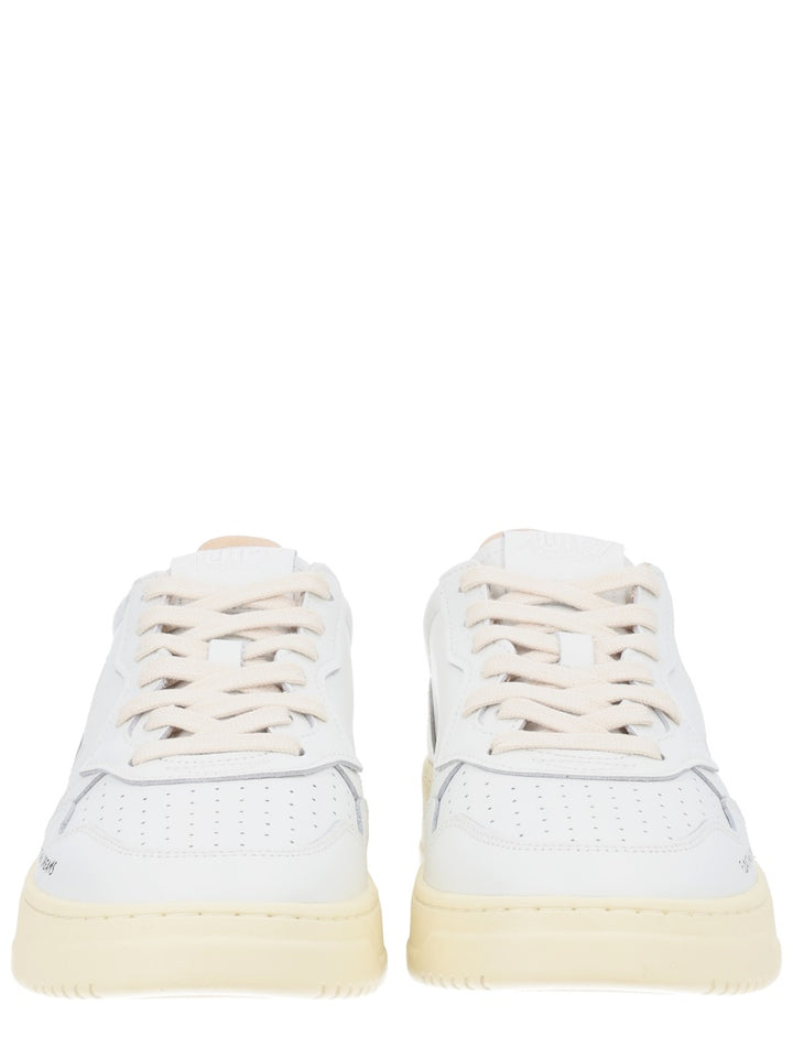 Autry Sneakers - White | e0da397f70a88bca5b58afeea57cf2da8de06653