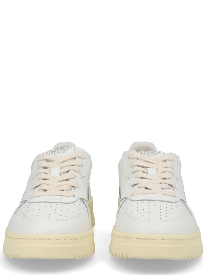 Autry Sneakers - White | 85279afe8102734d1fc147ddd4ef3560c72f5d18