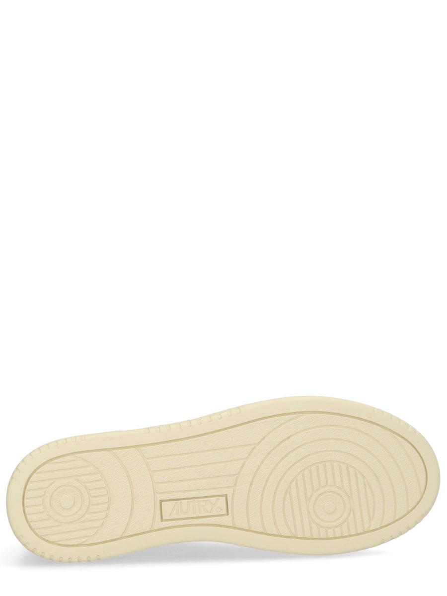 Autry Sneakers - White | b1ab27d6d4687a4cb4d9950cb714dc7dca6f6a3a