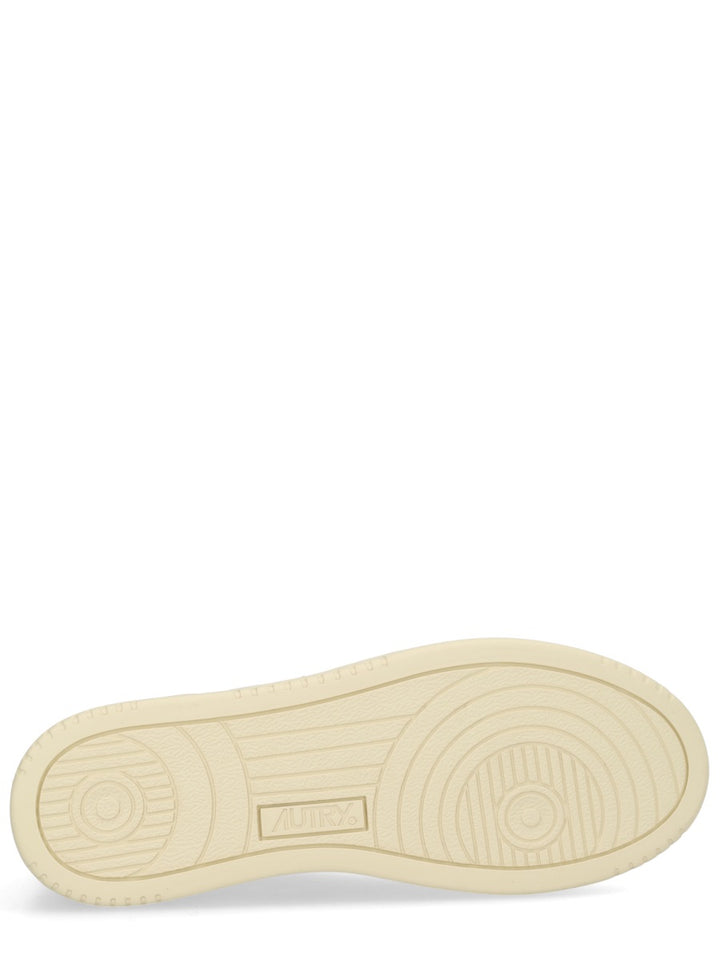 Autry Sneakers - White | b1ab27d6d4687a4cb4d9950cb714dc7dca6f6a3a