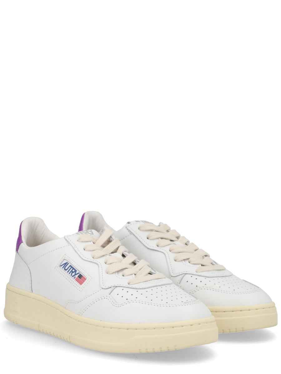Autry Sneakers - White | d8e3b2d54e4342d01c517bbea9dcea6f81f97dd4