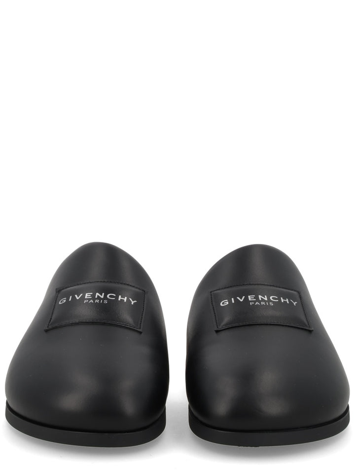 Givenchy Scarpe Basse - Black | cf0f5cfce0693d6085e2d9eda14e1620fd354802