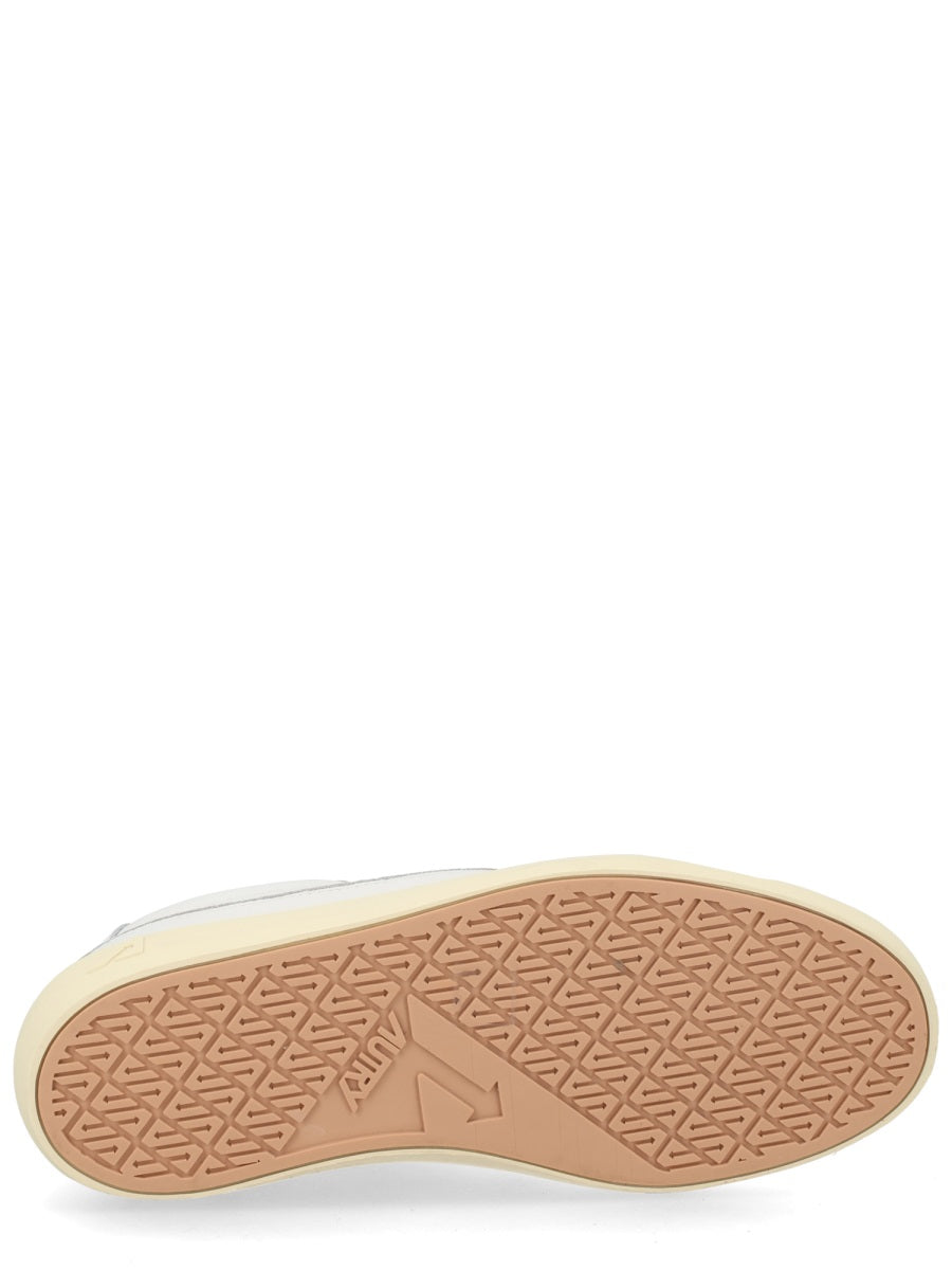 Autry Sneakers - White | 6b12f0a87e0e2efd3c21ed0b7c27eff297061b36