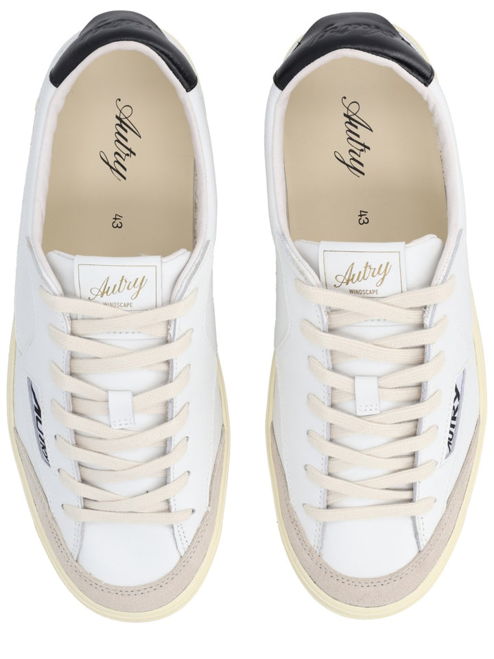 Autry Sneakers - White | b1e348a3002a9e11481f6fe1c72a3e26dfdeff88