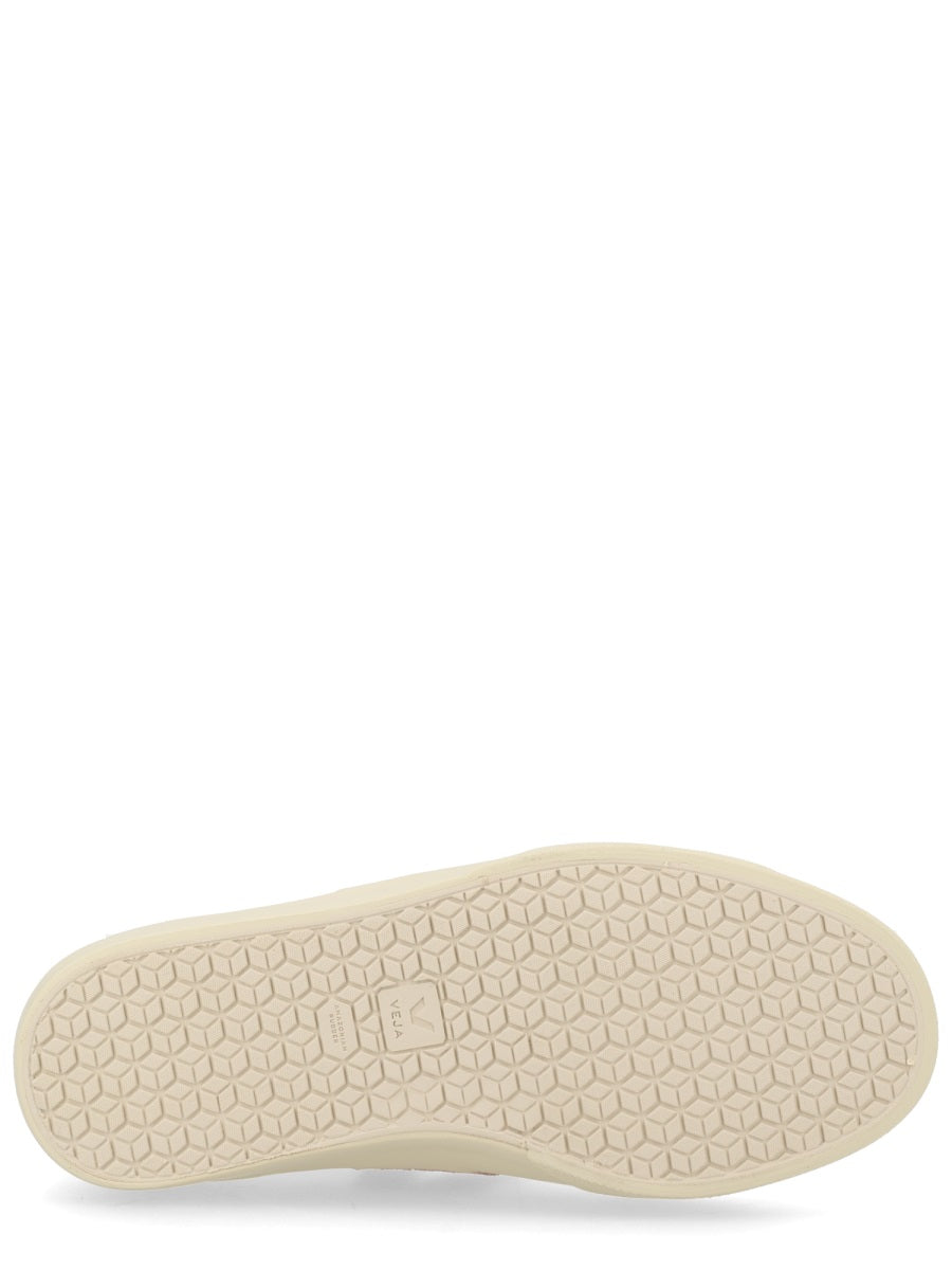 Veja Sneakers - White | b915db356f55efee3af4163a5af68c87332eade9