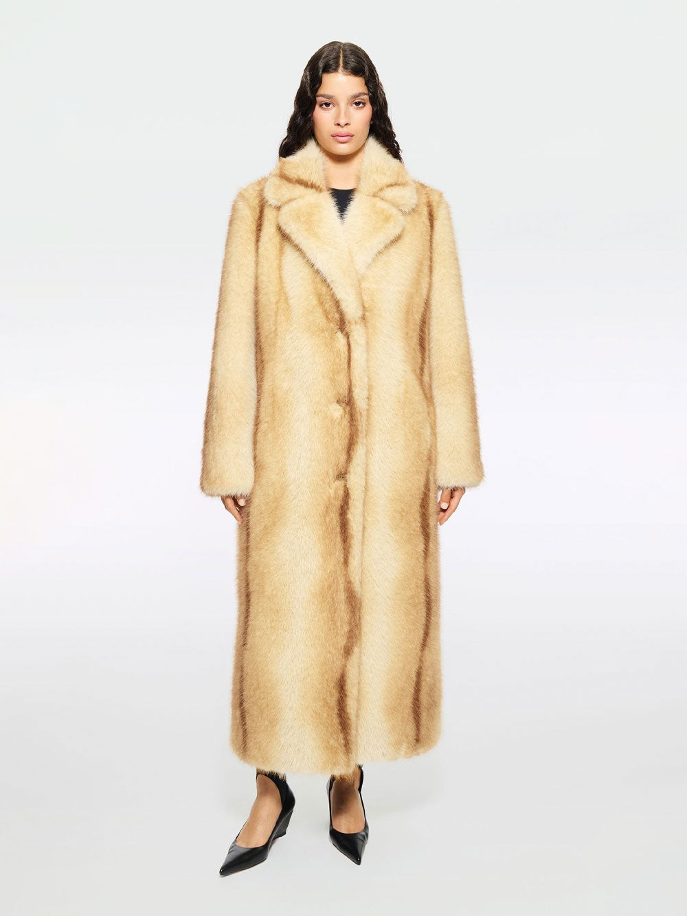 Stand Studio Pellicce - Rosso | 7e1fc4bea4b159143a541c6df260f798f6836129