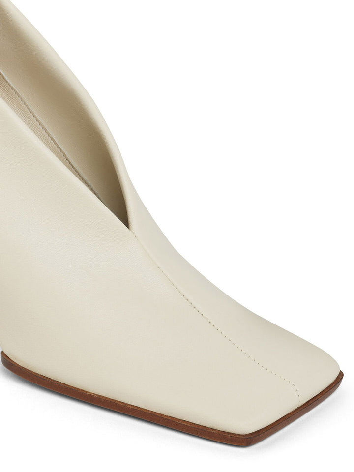 AlaÏA Decollete - Nude & Neutrals | 563cbad625f8c7d07f7080637119cc2f824ade85