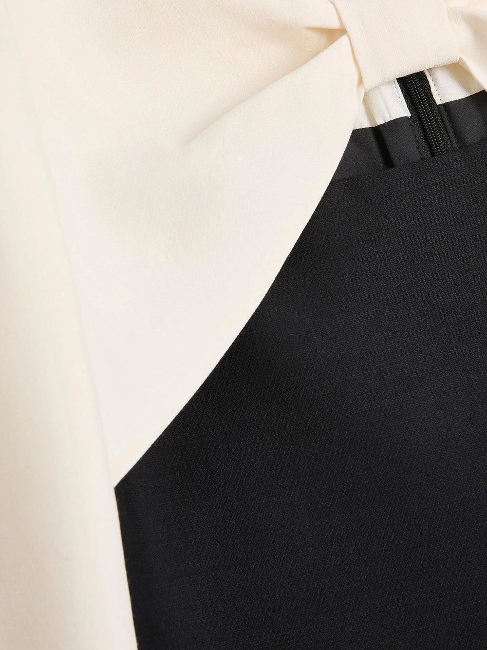 Valentino Garavani Midi dresses - Nero | 4f5b0d02d28664bc2a38852def25b9641bb70a47