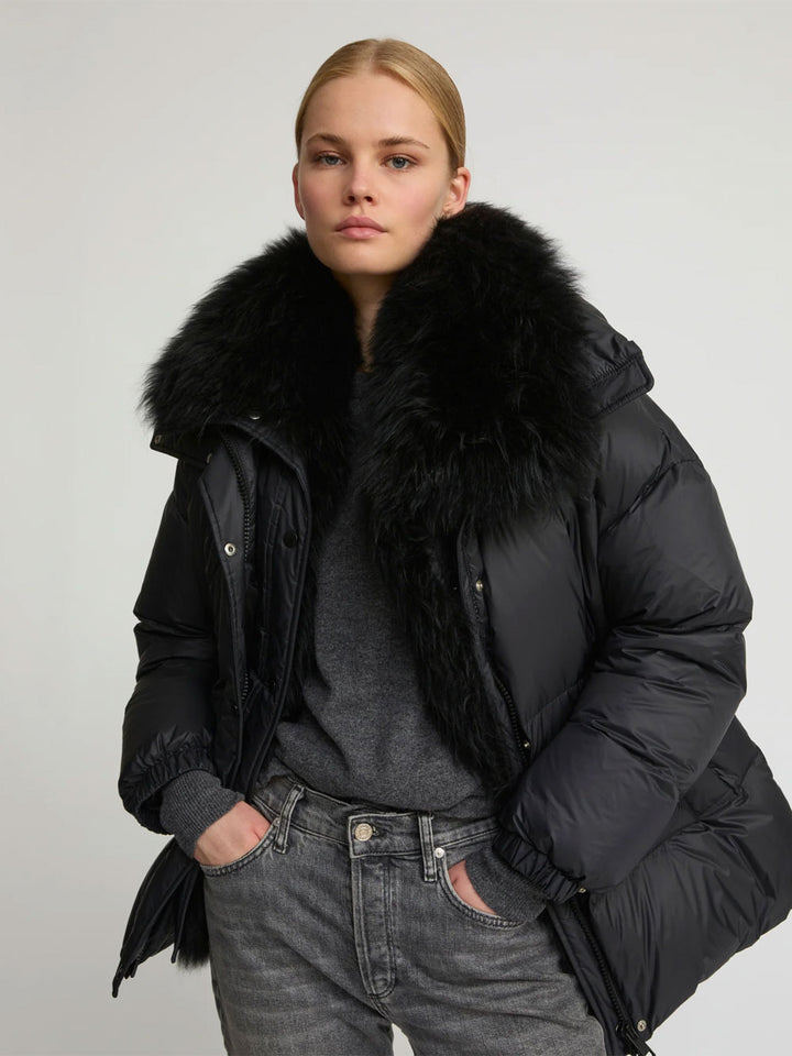 Yves Salomon Down jackets - Nero | 78d1eb157f7c814a952dc264c52699f4e8ce0946