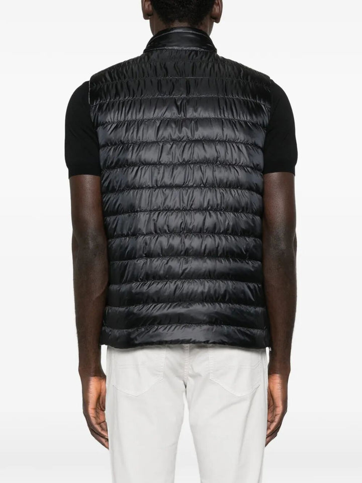 Herno Down jackets - Nero | 0c20c3bdf8990f74bb88874cb2d7635155bf1503
