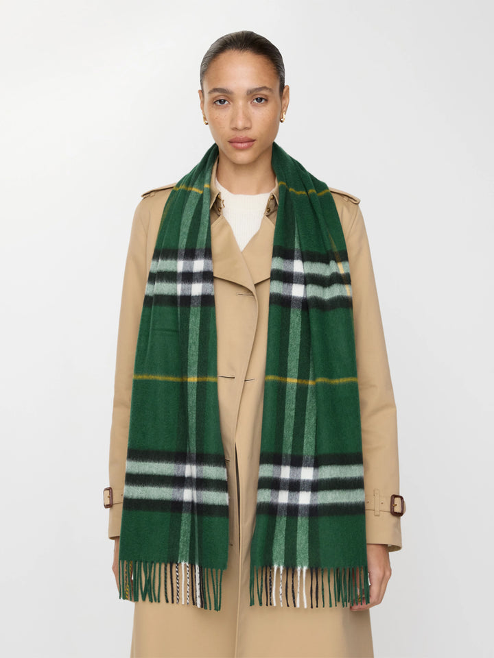 Burberry London England Scarves - Verde | 61e28e49dee382cd6911760a4f37556e4835b3ac