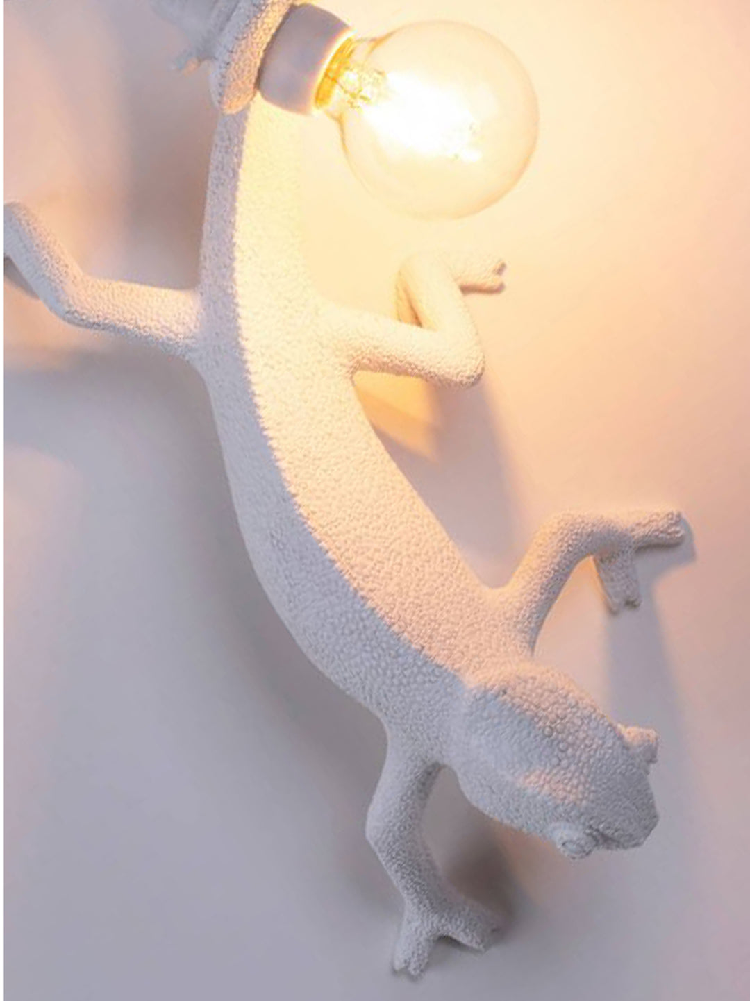 Seletti Chameleon Lamps - Bianco | 8e6e56ee4fb508fccecdbcb6d6ffbee67d05af24