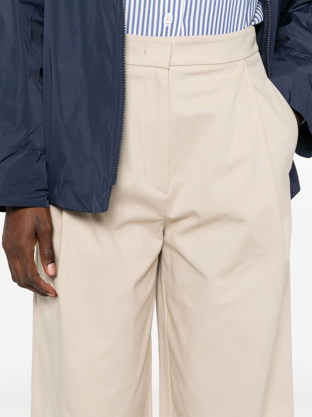 Emporio Armani Trousers - Chiari e Naturali | df6a857252766947a44eef78febae22a8caa9c95