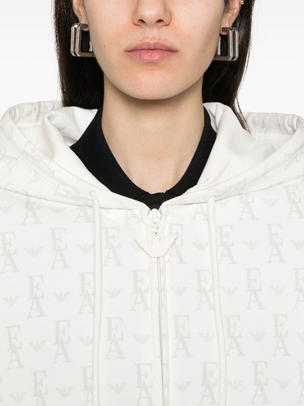 Emporio Armani Sweaters - Chiari e Naturali | 133075d2f393086b1913d7fbd273c8a612649334