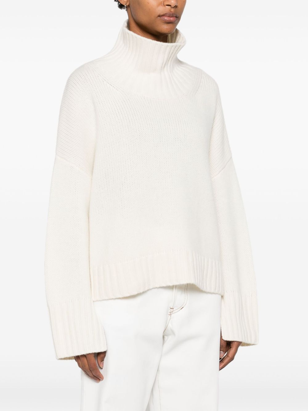 Soft Goat Sweaters - Light and natural | 839993a52304dbce08a459d8085e4dcca56a5f27