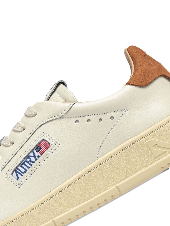 Autry Sneakers - Marrone | d6e168edf516a05debe6aa150a763783516f1010