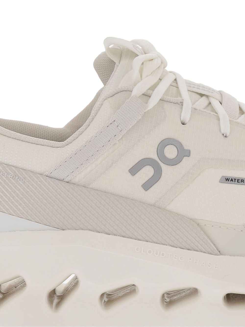 On Sneakers - Light and natural | f322addb731f046b6d46052907ee3c1ee4d535ee