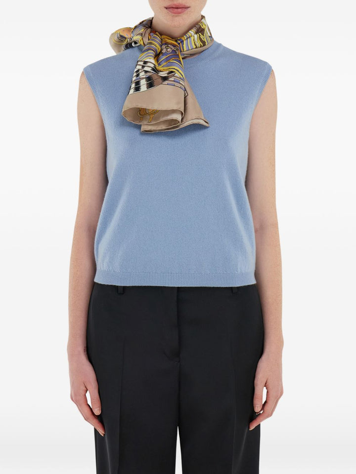 Ferragamo Scarfs - Light and natural | bac455a30f721293e5a2d6069a9c334dc2ddf099