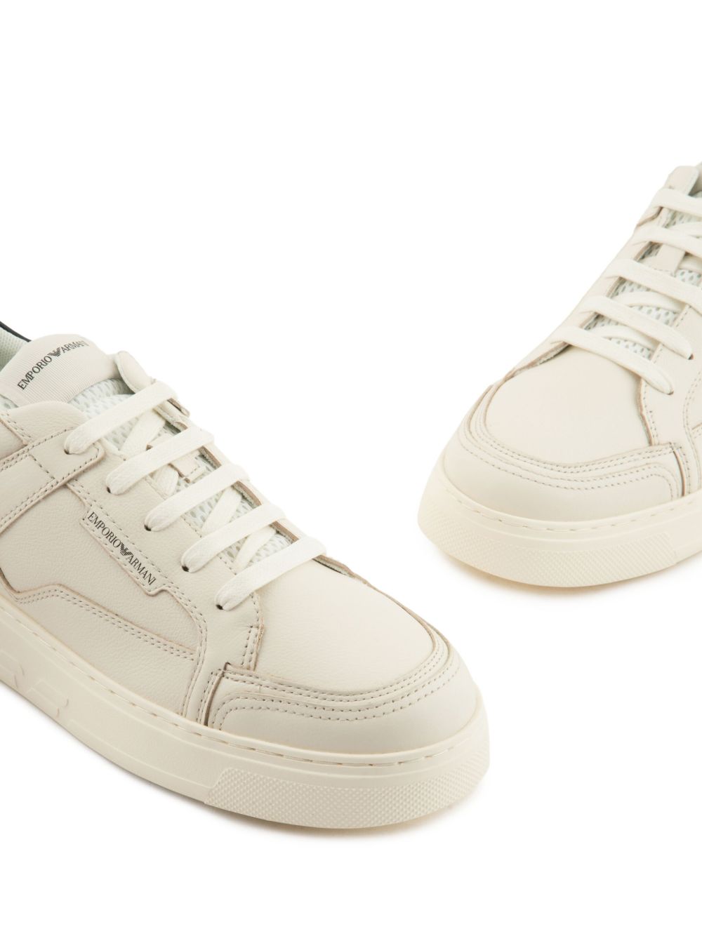 Emporio Armani Sneakers - Chiari e Naturali | 2cd8b4f204f64910aa21bf84874bcda1c8c3f22b