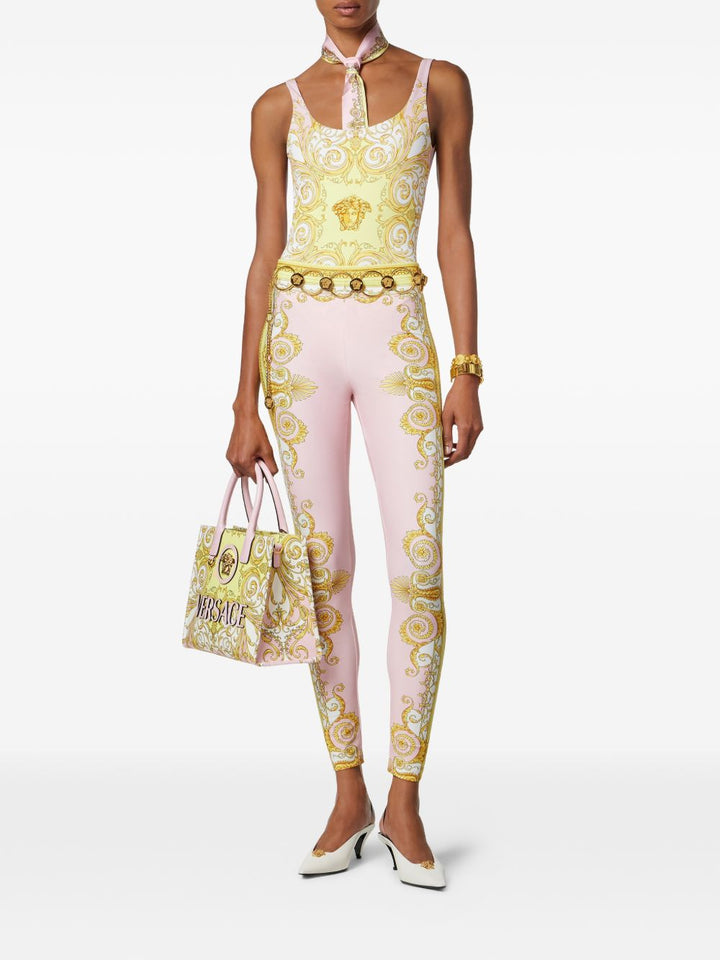 Versace Sea clothing - Light and natural | bd838c4db10d1f4dd1f52f9b899361de879ec881