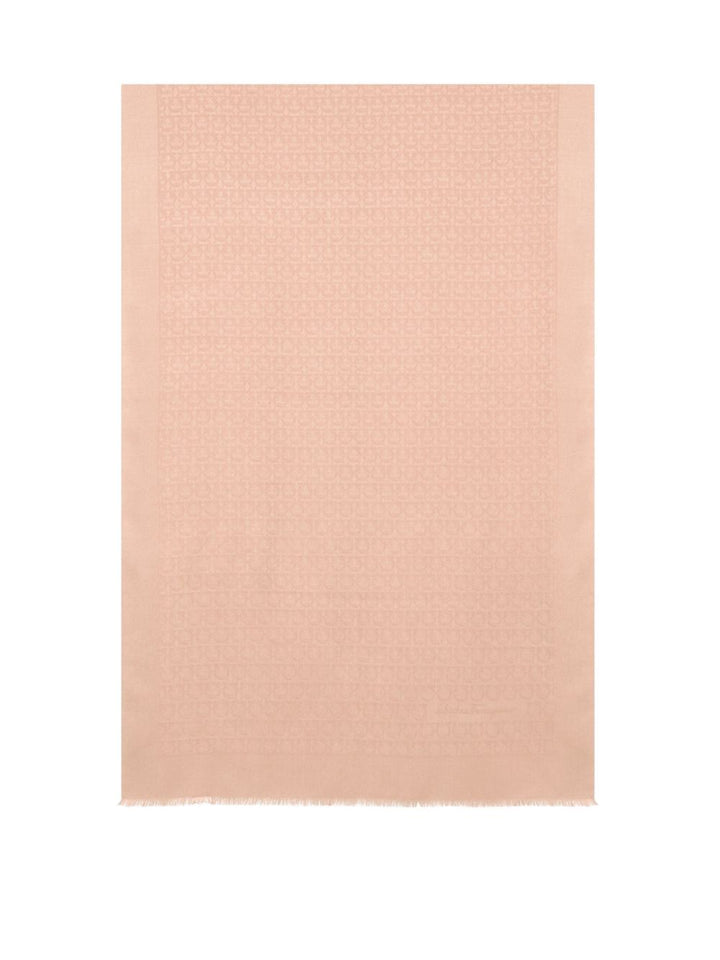 Ferragamo Scarfs - Chiari e Naturali | c551197a80aaddf9d5848d27a8d38e7877046945