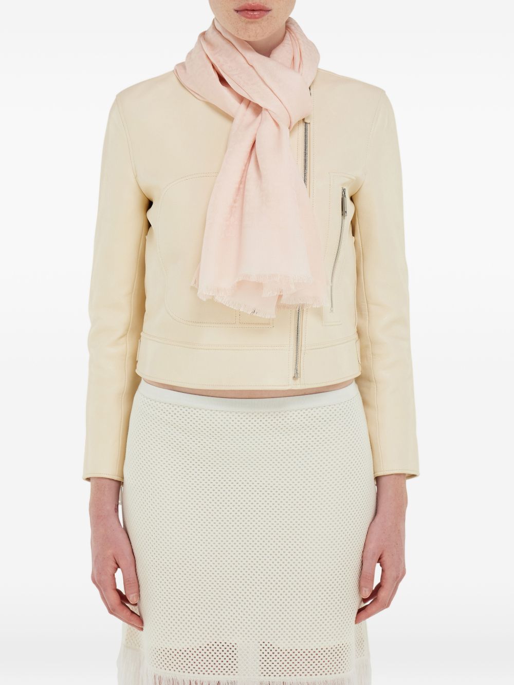 Ferragamo Scarfs - Chiari e Naturali | 420a780534a9bb7be67d2e064a958037c86ca4fc