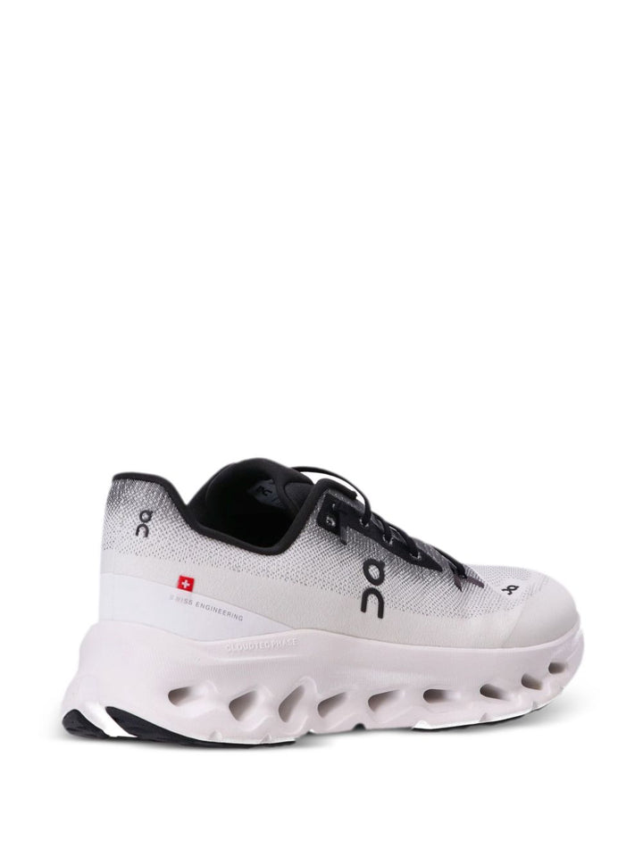 On Sneakers - WHITE | 9c5e651aa0d0a45bdcf70f76f6a5e8b5e30132a4