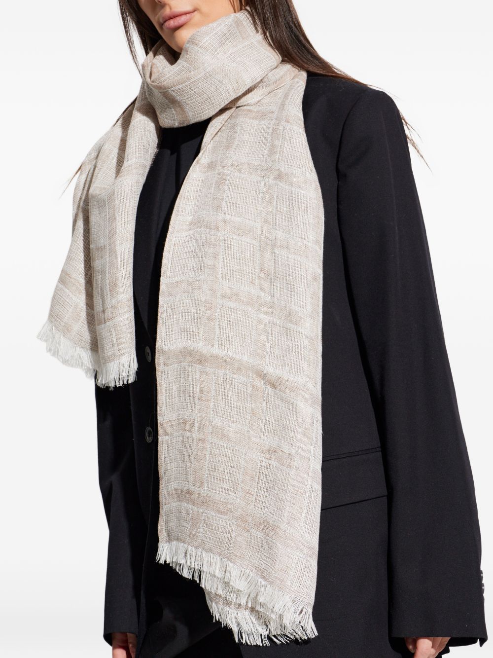 Emporio Armani Scarfs - Chiari e Naturali | 6980dba026593122738f0fb79797b773d1f4dc1a