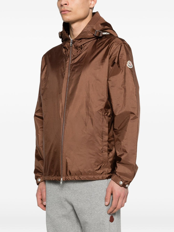 Moncler Coats - Marrone | 2aa96a42b942f3f5a4efca911eb9282a9ad5a63c