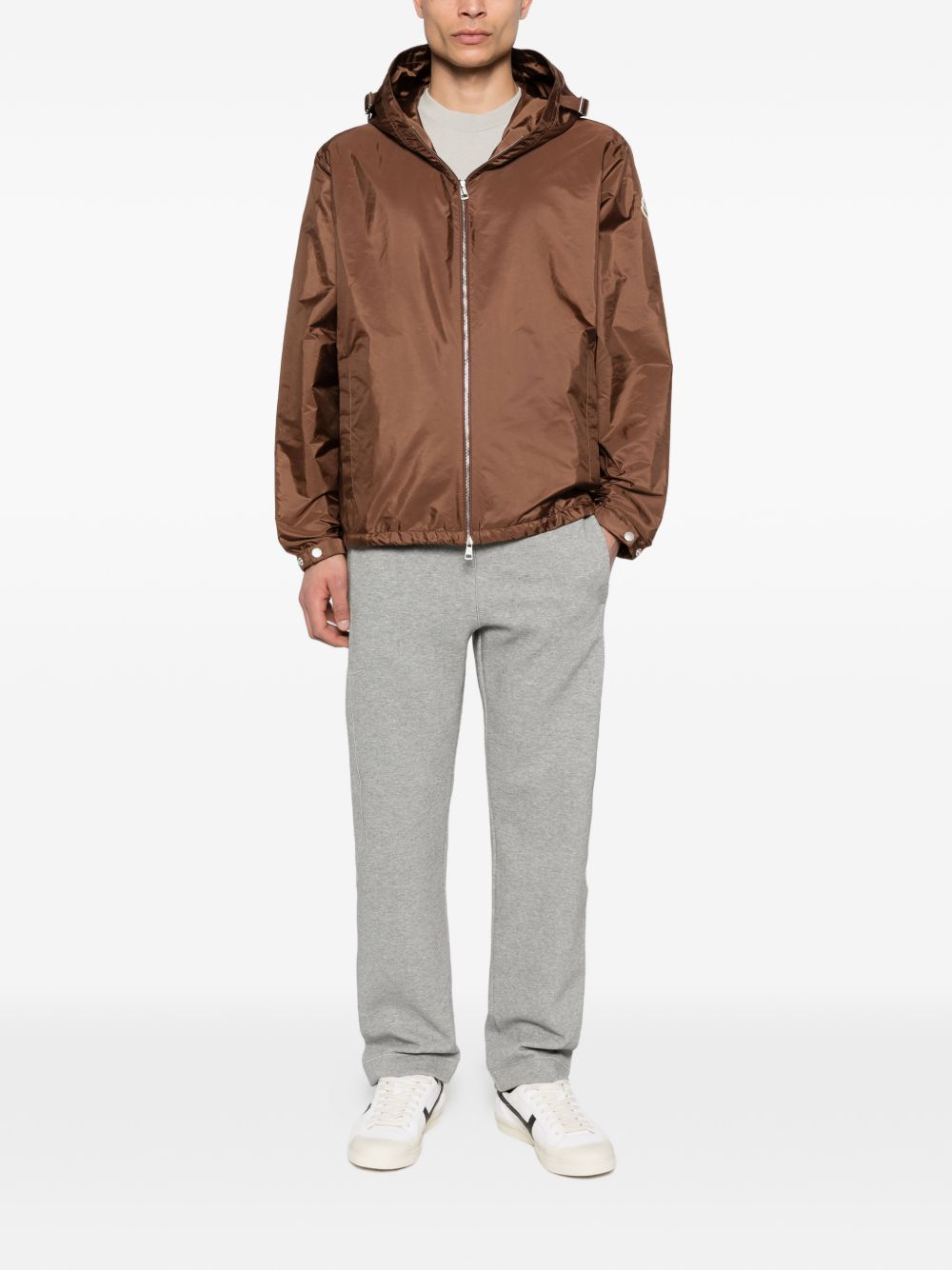 Moncler Coats - Marrone | e3862ee3a3d155e4a685cfae8336bbf74e7b6b68