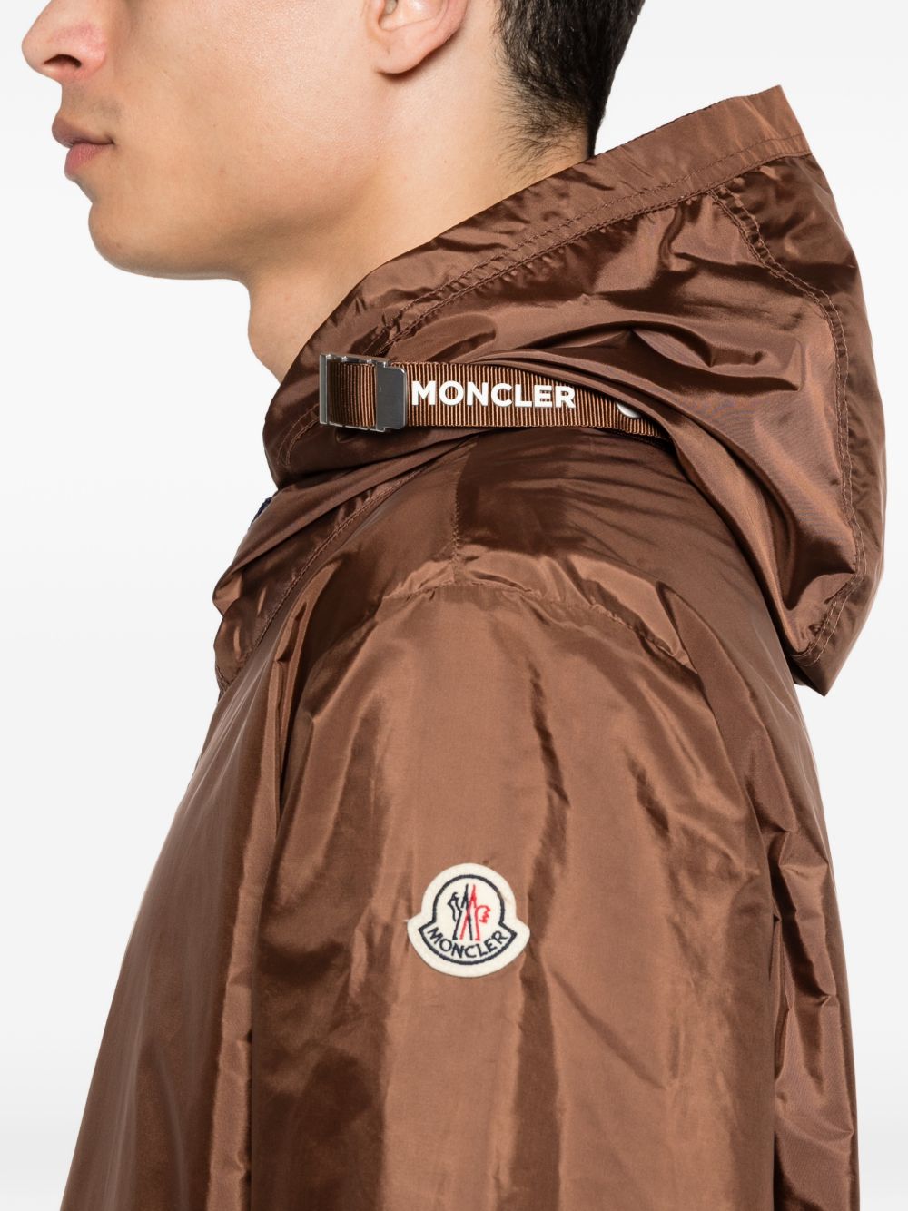 Moncler Coats - Marrone | 8e8e0625f315059ff726ab14529ce8f9adf72cfb
