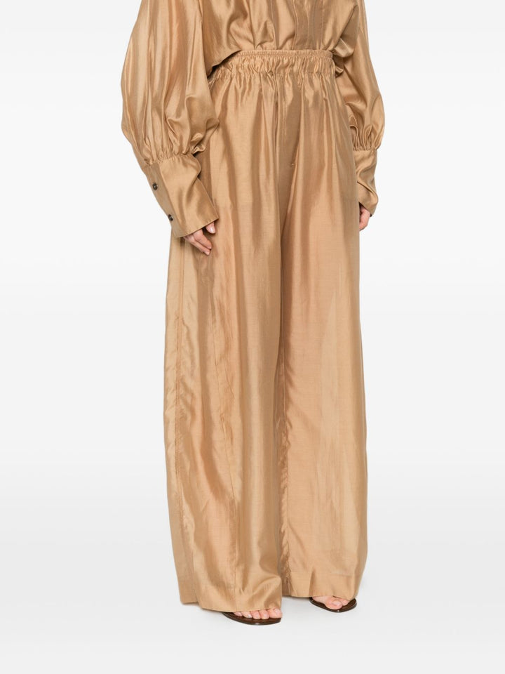 The Latest Trousers - Light and natural | d5c124dbdb7dd84f4faf73ce88d563e2cdac86d3