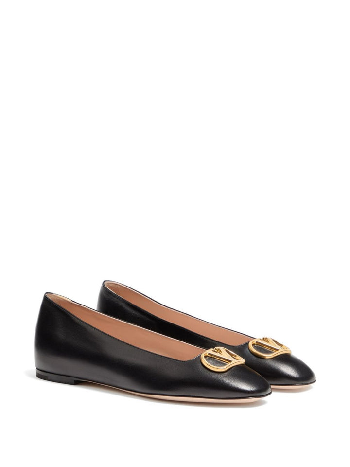 Valentino Garavani Flat shoes - BLACK | 064365e4ed92240236b1830694c59b11edeb425b