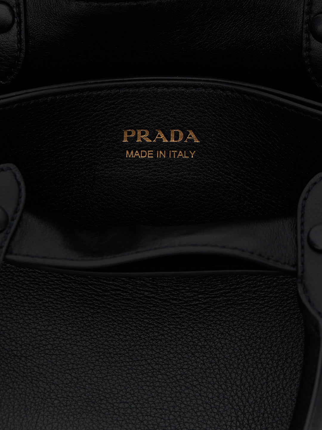 Prada Prada Buckle Small Borse a Mano - Nero | beffae1a8a3954f33f4ff36e573638aa234b2d97