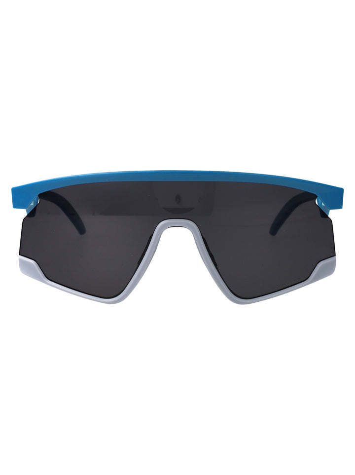 Oakley SUNGLASSES - Blu | de1d16829d96d99a0e7ff67a2fd3d02de6af414d