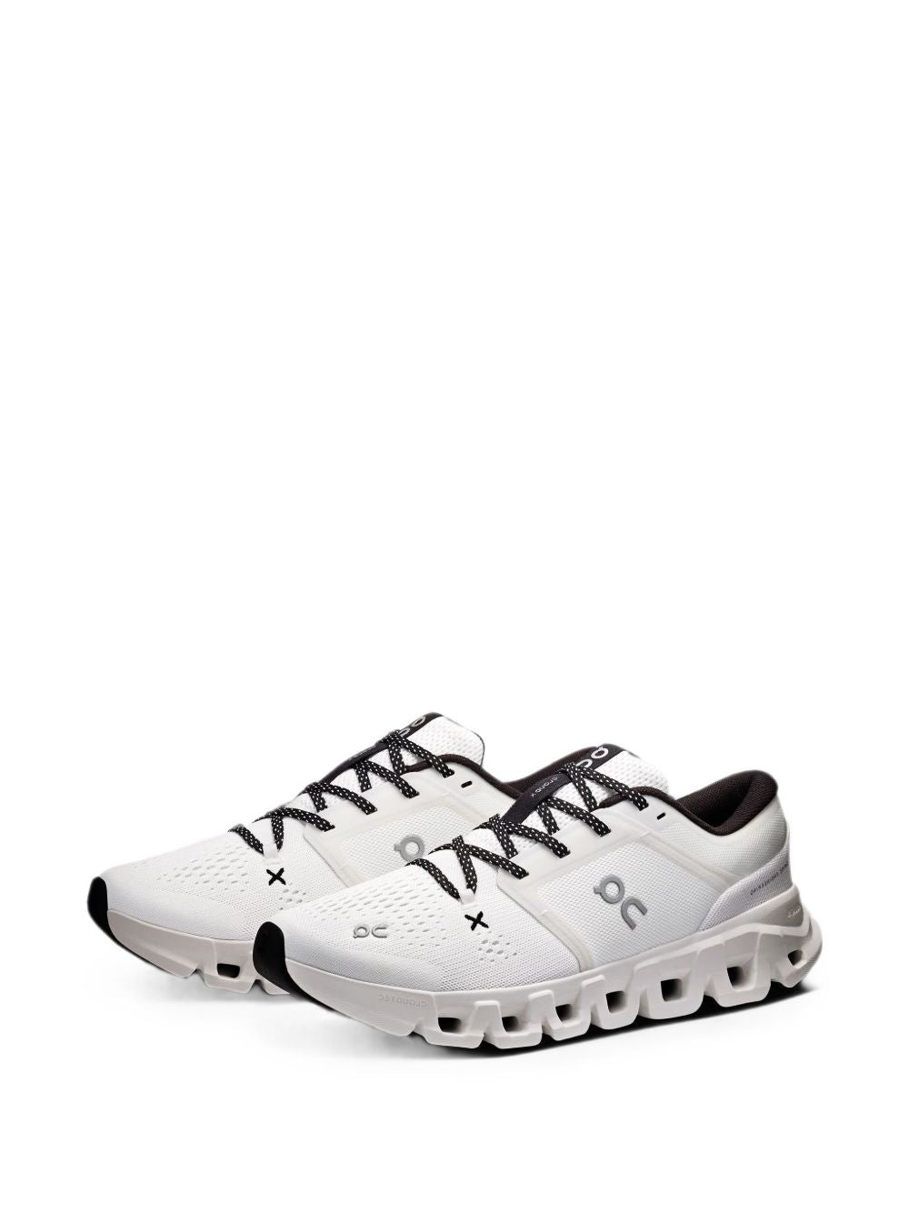 On Sneakers - WHITE | d142be101a3b2c55b434b3edf85e0785826b1af1