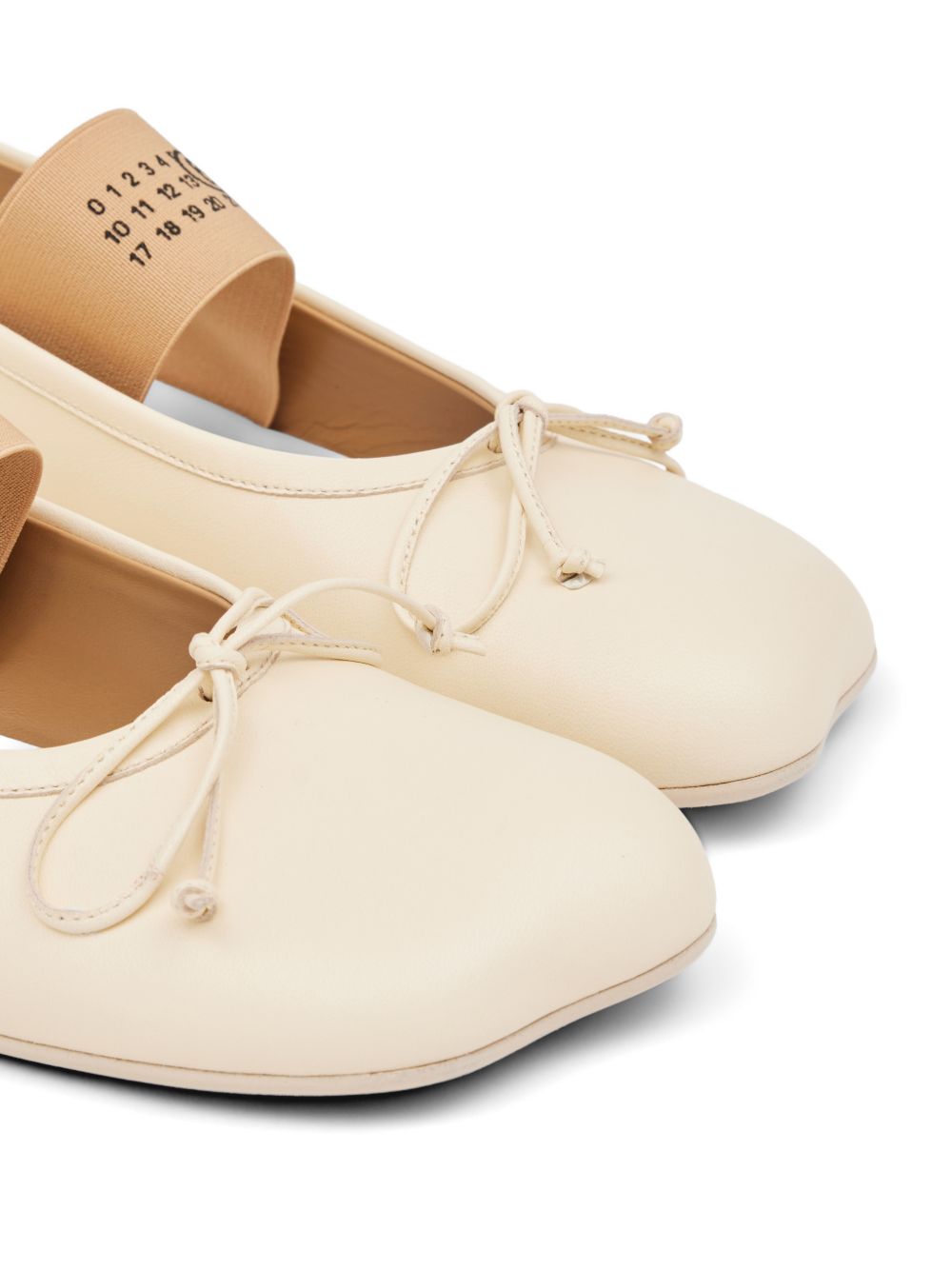Mm6 Maison Margiela Flat shoes - WHITE | 3802ba883c5bcba8b2c5fb9d2646edcc991c80b7