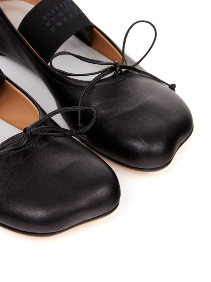 Mm6 Maison Margiela Flat shoes - BLACK | fda3f11767d76655aa08ad17689b2db9a322f1f4