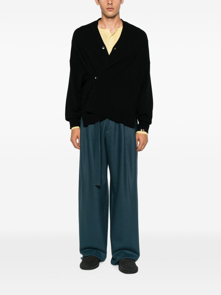 Extreme Cashmere Sweaters - BLACK | 47ccd7a3e9505b6c247aac75199f3db537466382