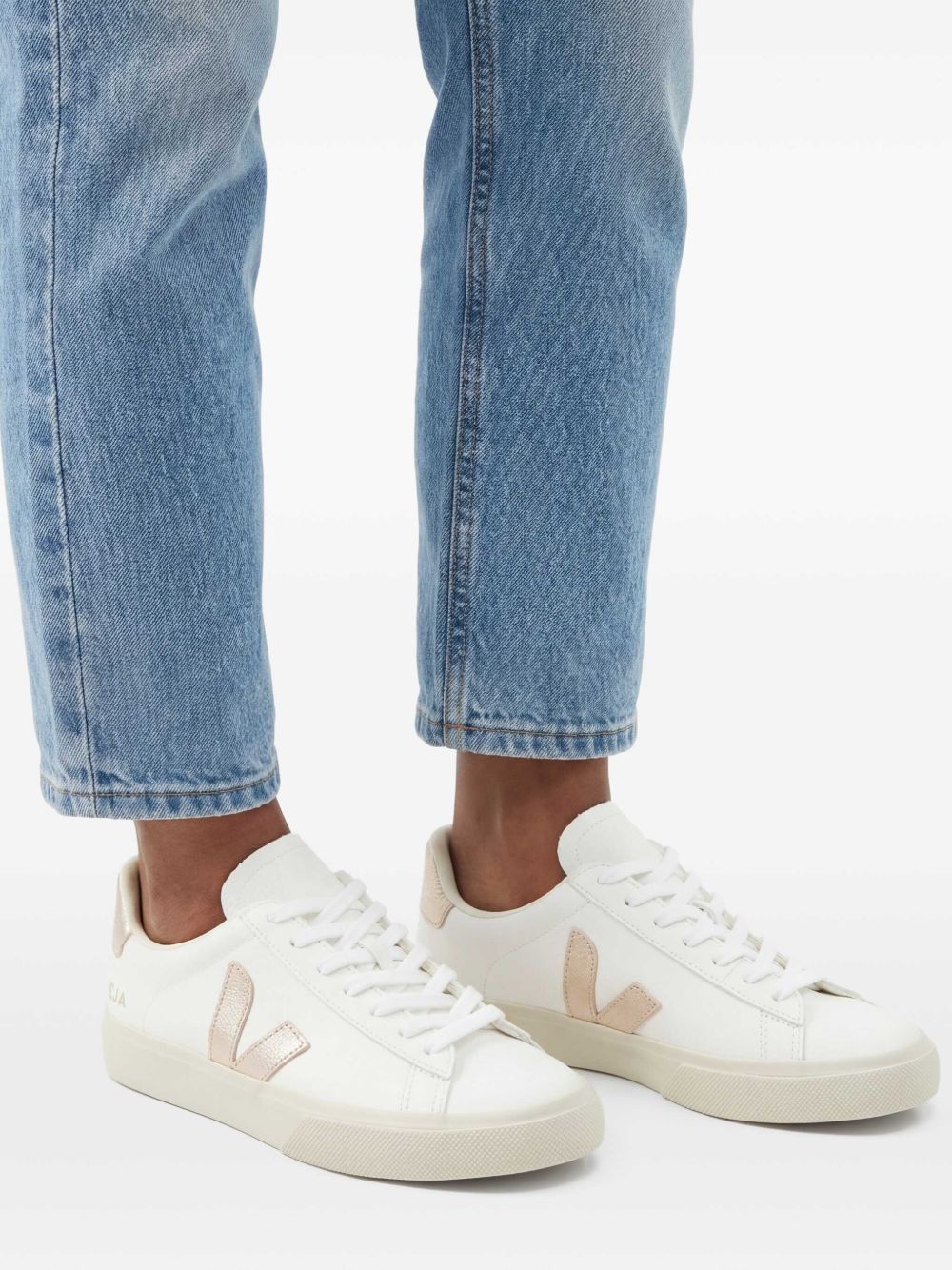 Veja Sneakers - GOLD | 350d8743a98ef5e023aeed6af812ccce1fb9c957