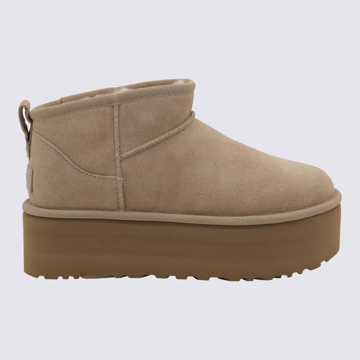 Ugg Boots - SAND | 869a140f9b1aaad63e63d709fe753c6682041d60