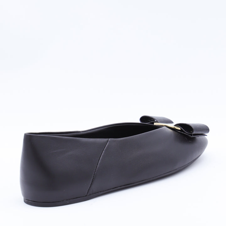 Ferragamo Flat shoes - Blacks and greys | a6ebc2d230608a3c00e9687ec7575fef6c4248cd