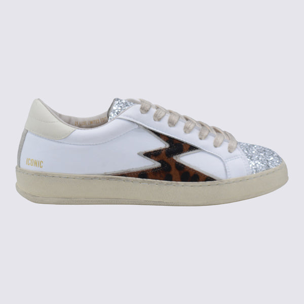 Zapatillas blancas con estampado de leopardo