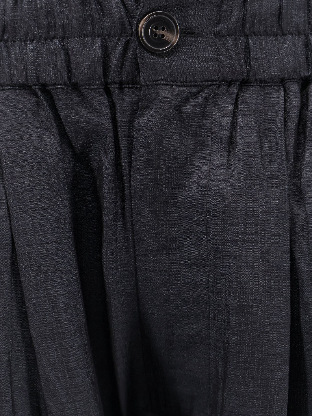 Soeur  - Blacks and greys | 6dcb0461dc5146b9c0f76ca2cc9f436f27e03a7c