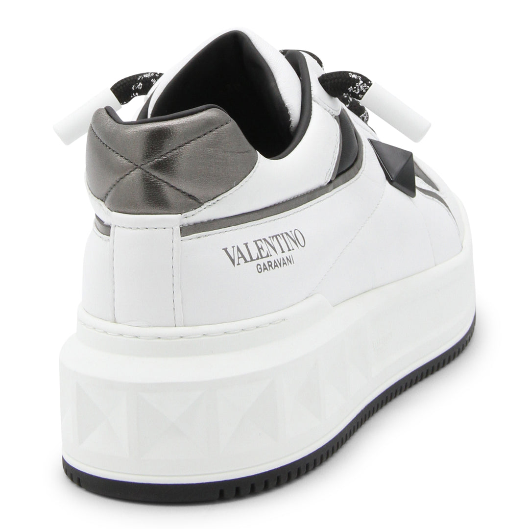 Valentino Garavani Sneakers - Light and natural | 1541e378c1b8b3f013149bdcb8805f00256ca5a7